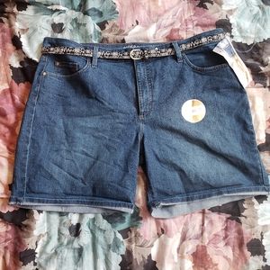 🌻 NWT Riders by Lee Midrise Jean Shorts 🌻